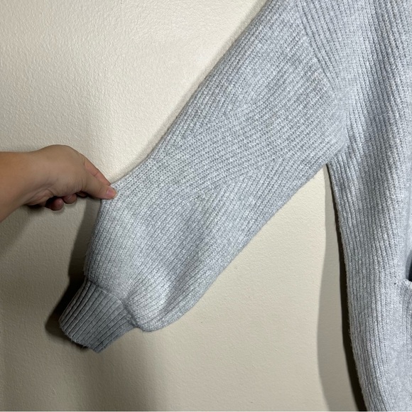 Weekend Los Angeles Women’s Heather Grey Ribbed Knit Cardigan Size Small Slouchy - Picture 5 of 12